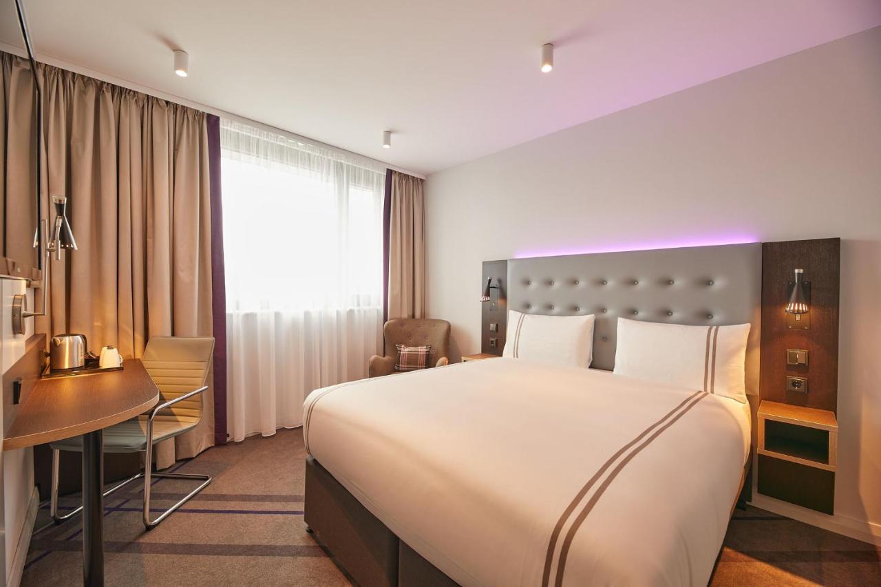 Premier Inn Karlsruhe City Am Wasserturm Exterior foto